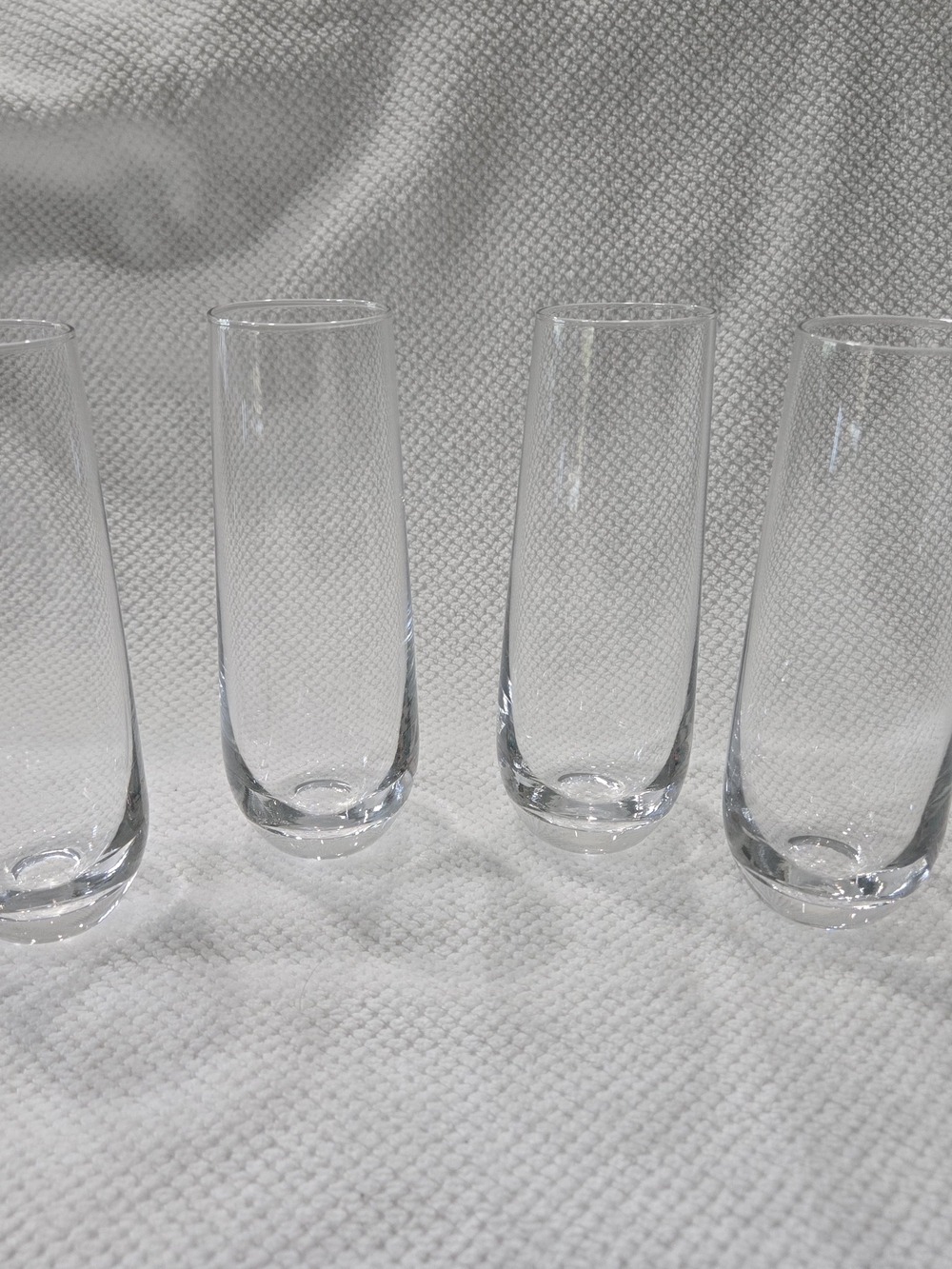 SET OF 4 CLEAR CHAMPAGNE FLUTES